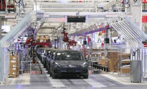 特斯拉陷雙重危機 大規模召回余波未平，減配風波再起